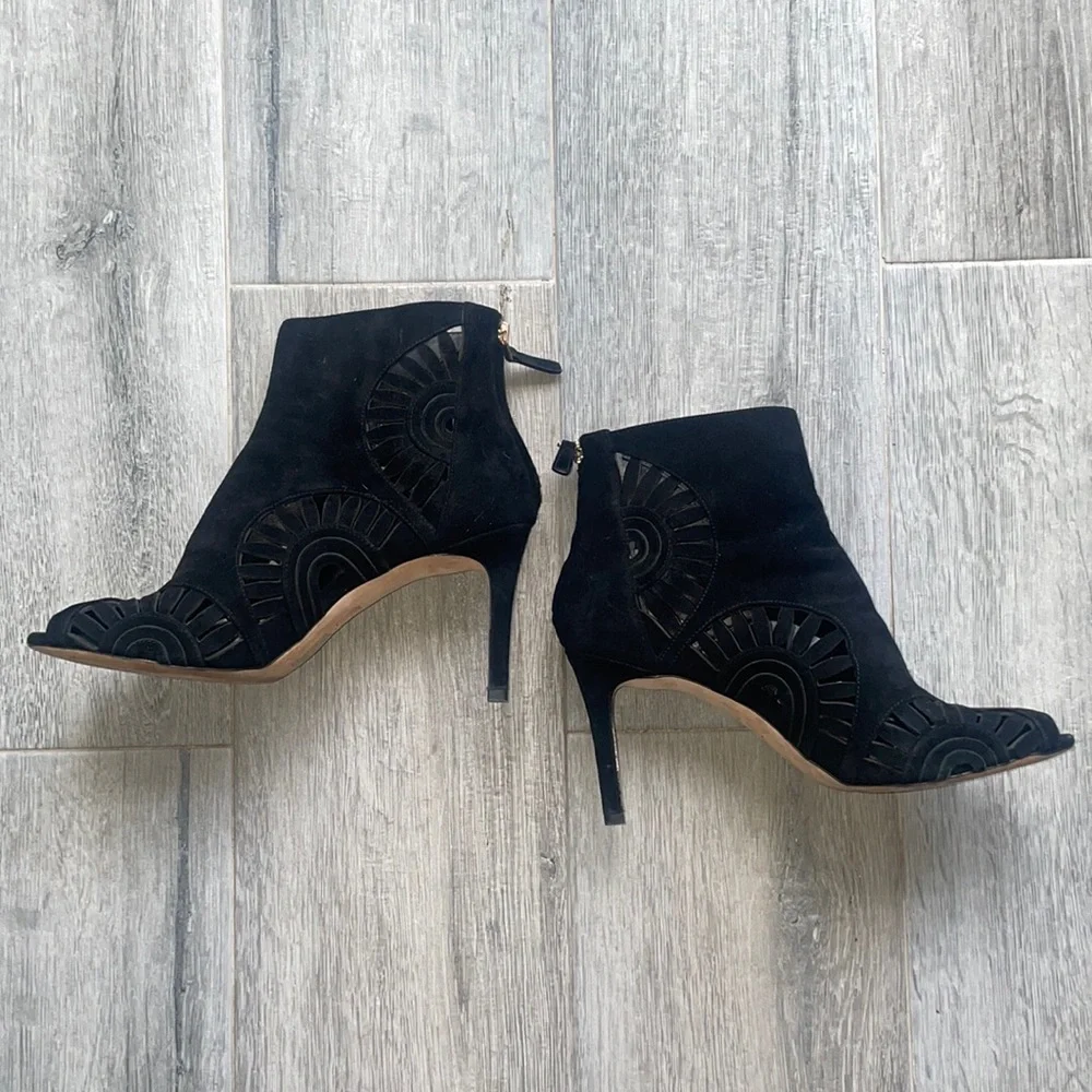TORY BURCH Leyla Laser-Cut Suede Ankle Boots size 9